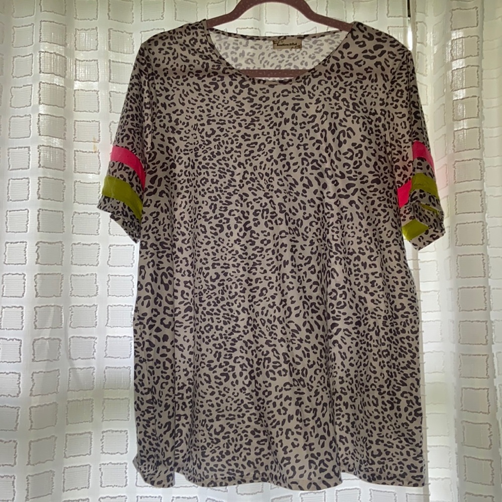 Women’s shirt! - Picture 1 of 4